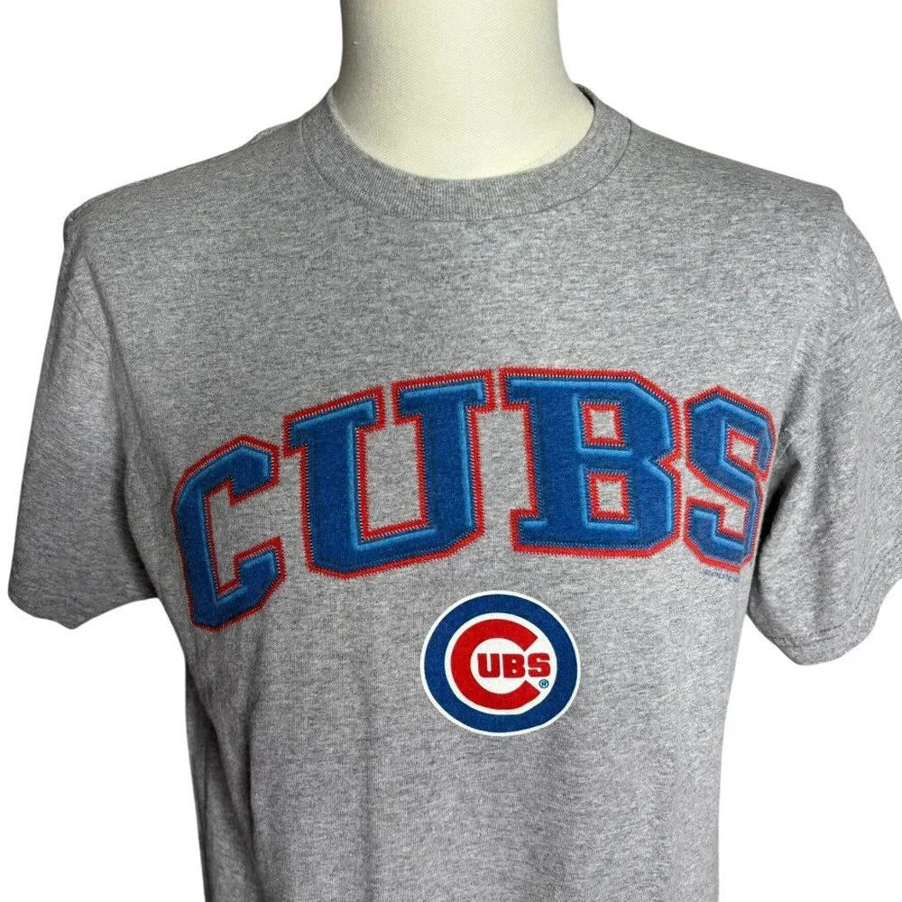 Vintage Y2K Chicago Cubs Crewneck T Shirt M Grey MLB Baseball Short Sleeve Tee